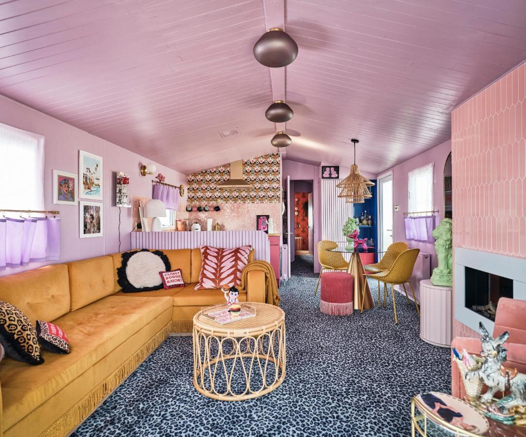 Fun Barbie Inspired, 6 Berth Caravan - Camber Sands Holiday Park, Near The Beach Экстерьер фото